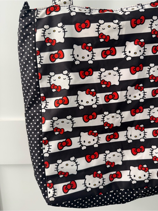 Amazon.com: JuJuBe x Hello Kitty Cherry Blossoms Super Be  Ju-Ju-Be for Hello Kitty Black, White & Red Patterned Tote